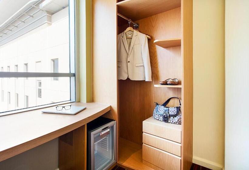 هتل Ibis Mall Avenue Dubai