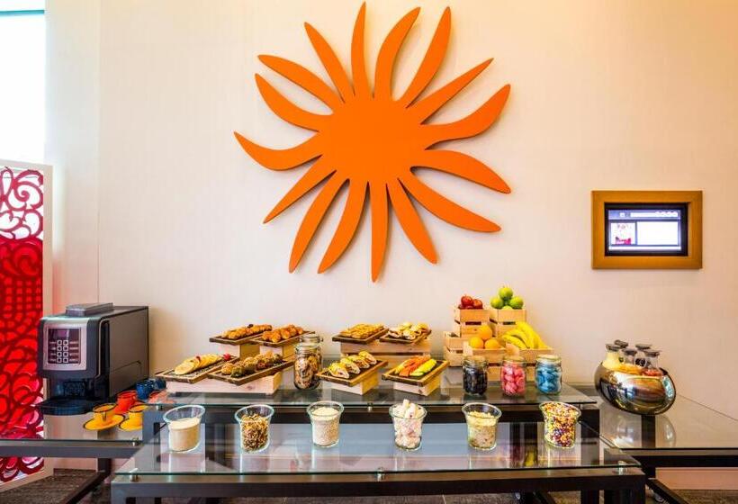 هتل Ibis Mall Avenue Dubai