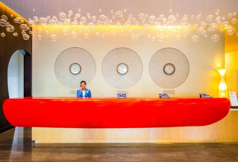 هتل Ibis Mall Avenue Dubai