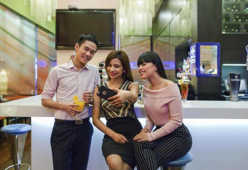 هتل Ibis Mall Avenue Dubai