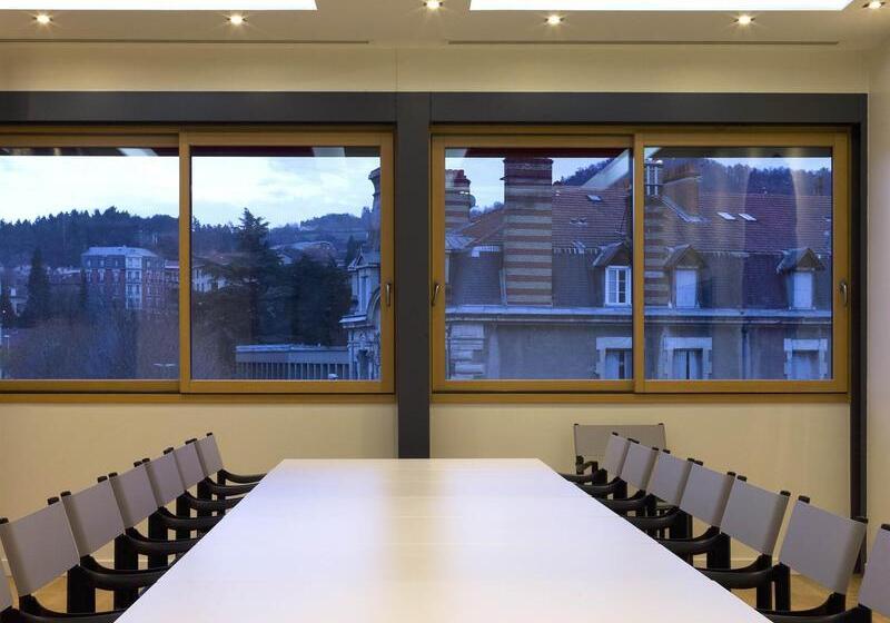 Отель Ibis Styles Le Puy En Velay