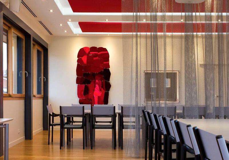 Отель Ibis Styles Le Puy En Velay