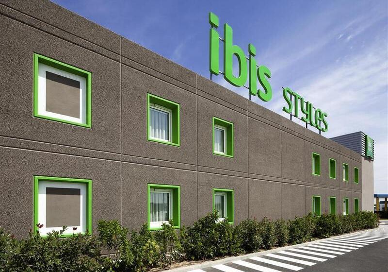 هتل Ibis Styles Lleida Torrefarrera
