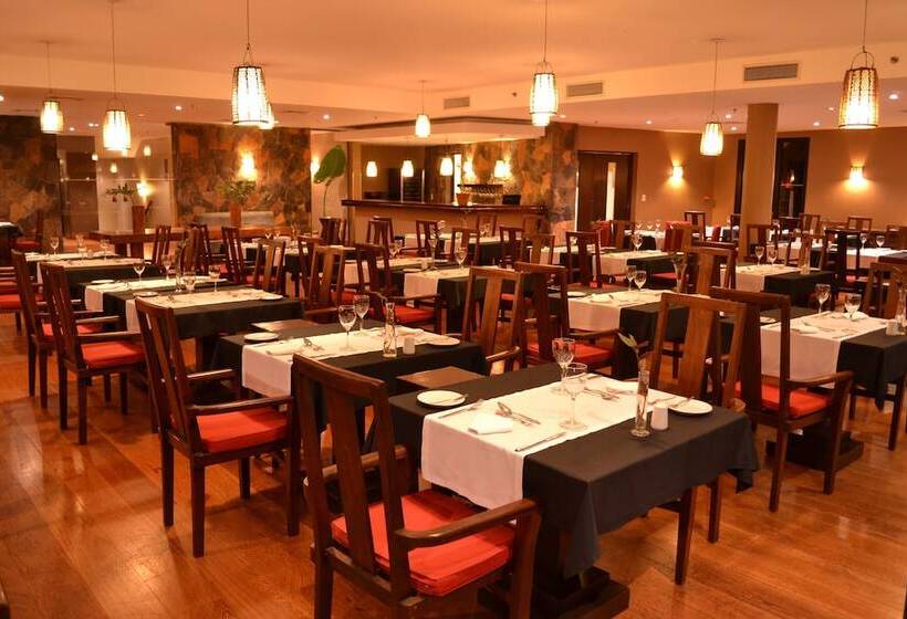 Отель Loi Suites Iguazu