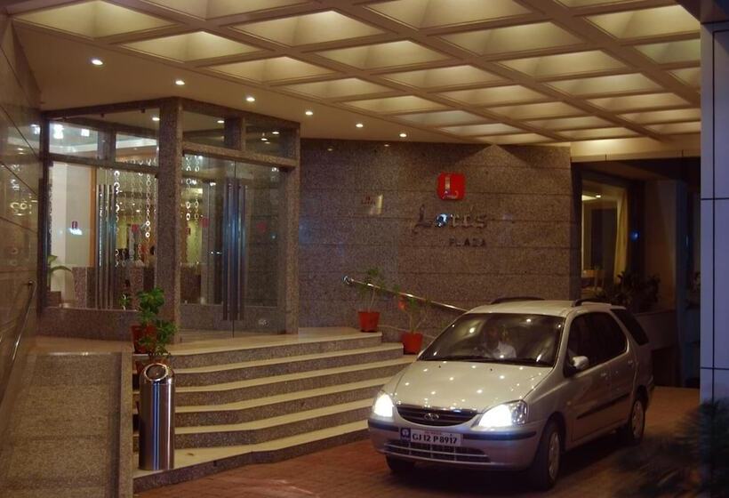 فندق Lords Plazaankleshwar
