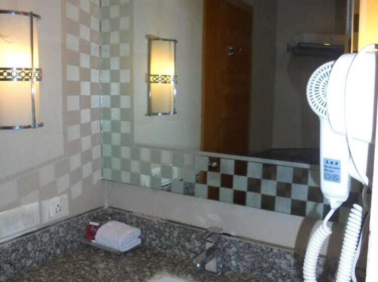 فندق Lords Plazaankleshwar