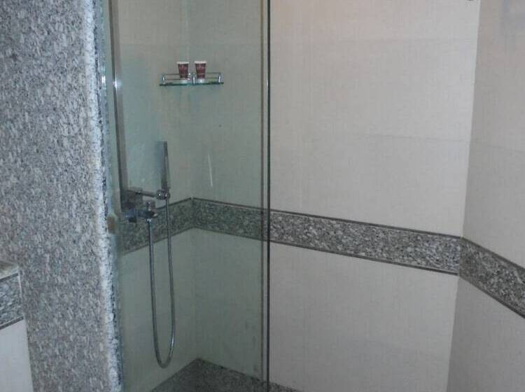 فندق Lords Plazaankleshwar