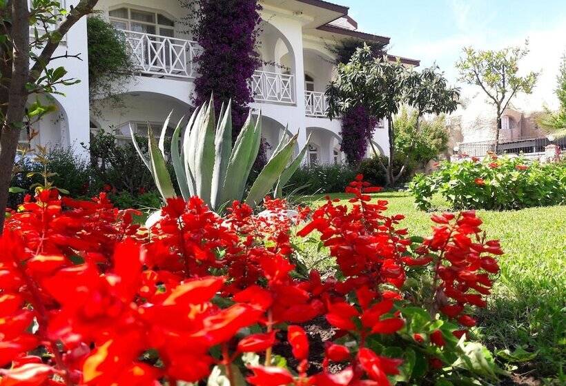 فندق Lykia Botanika Beach & Fun Club