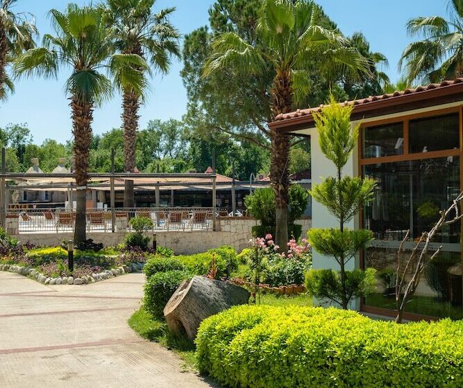 فندق Lykia Botanika Beach & Fun Club