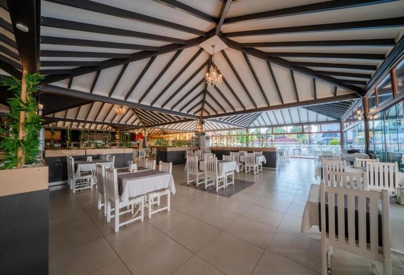 فندق Lykia Botanika Beach & Fun Club