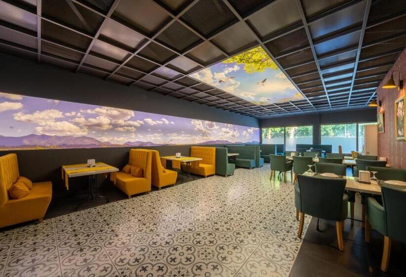 فندق Lykia Botanika Beach & Fun Club