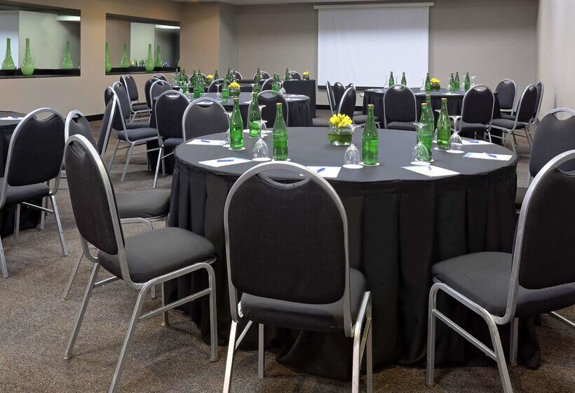 هتل NH Buenos Aires 9 De Julio