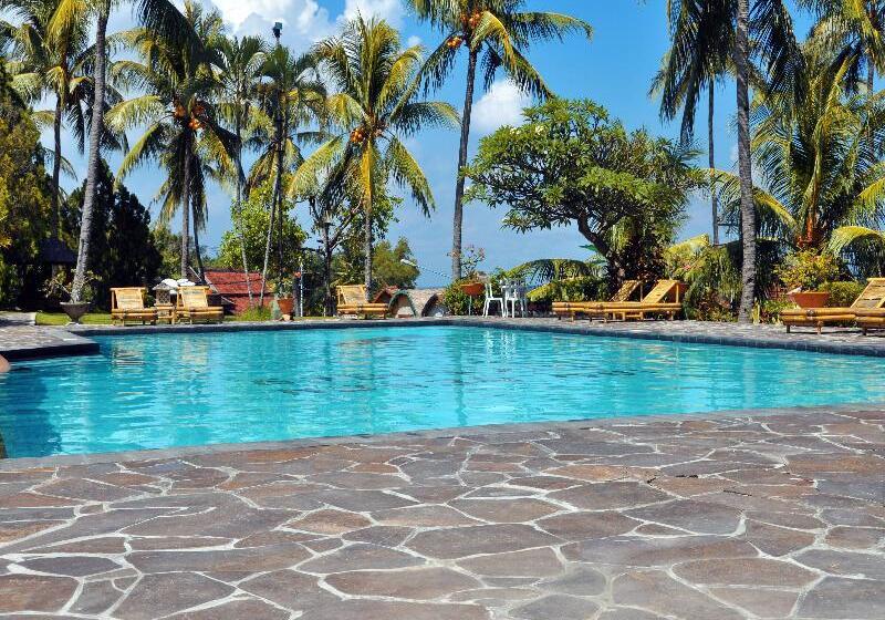 酒店 Puri Bunga Beach Cottages