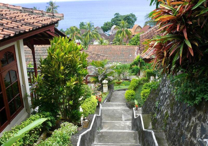 酒店 Puri Bunga Beach Cottages