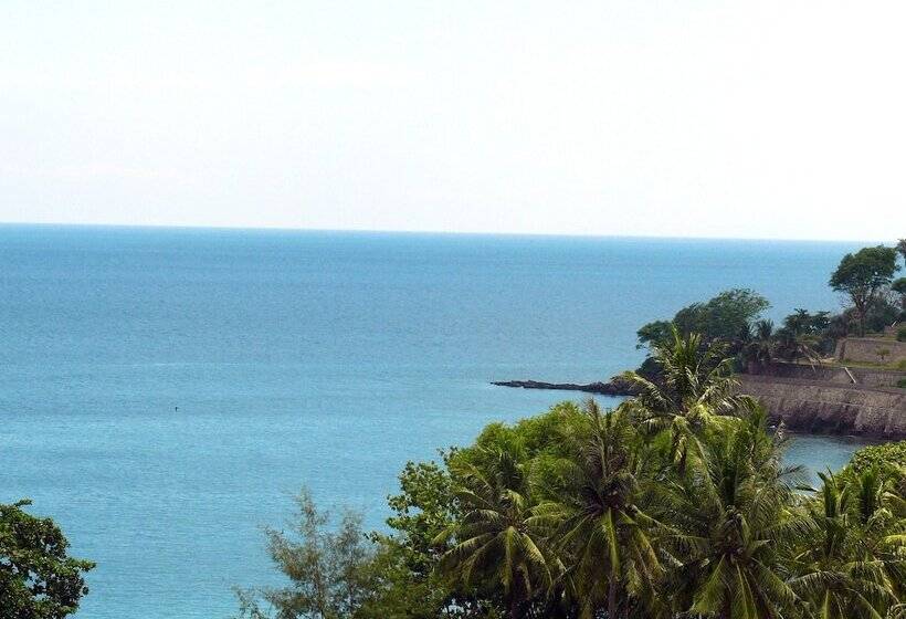 酒店 Puri Bunga Beach Cottages