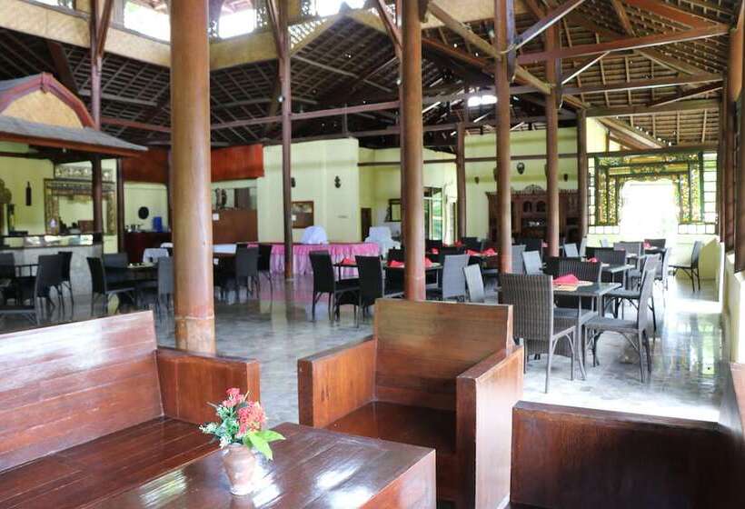 酒店 Puri Bunga Beach Cottages