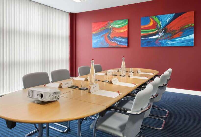 هتل Ramada Encore By Wyndham Doncaster Airport