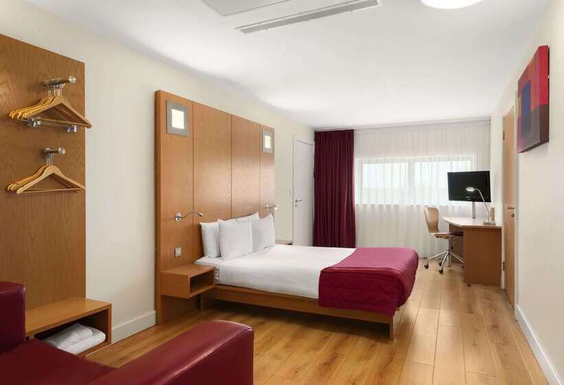هتل Ramada Encore By Wyndham Doncaster Airport