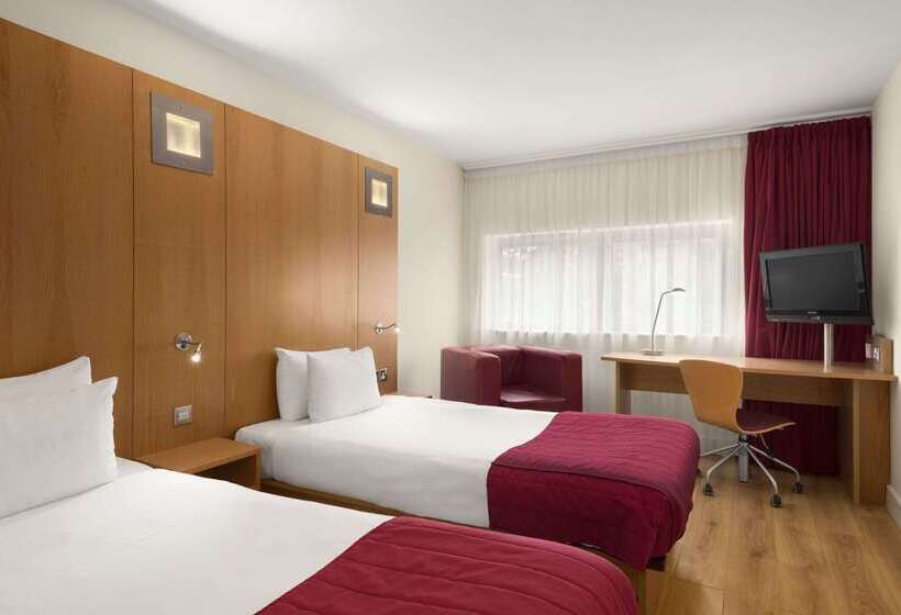هتل Ramada Encore By Wyndham Doncaster Airport