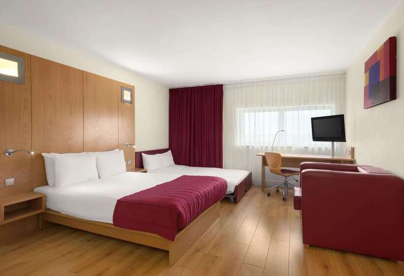 هتل Ramada Encore By Wyndham Doncaster Airport