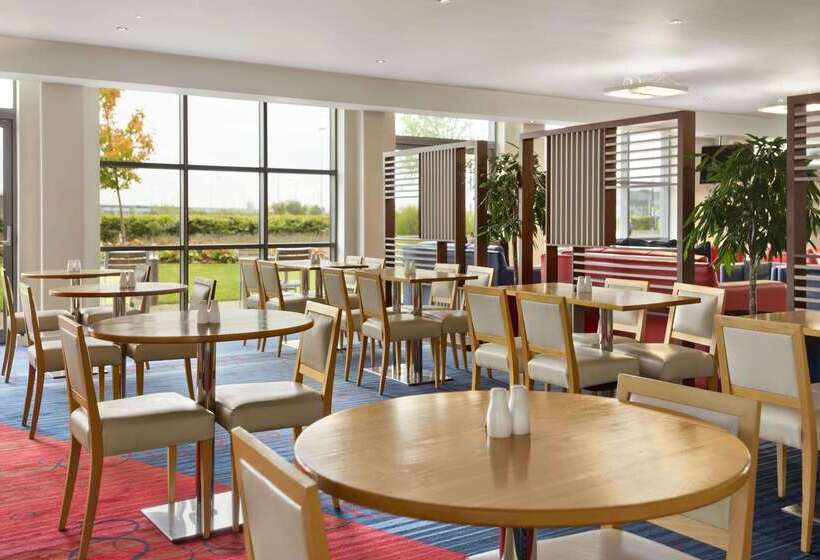 هتل Ramada Encore By Wyndham Doncaster Airport