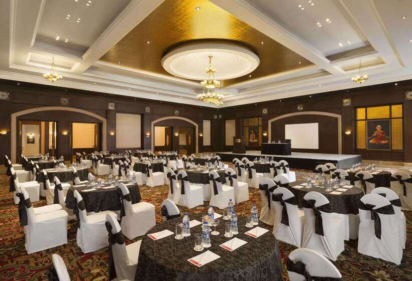 호텔 Ramada Plaza By Wyndham Jhv Varanasi