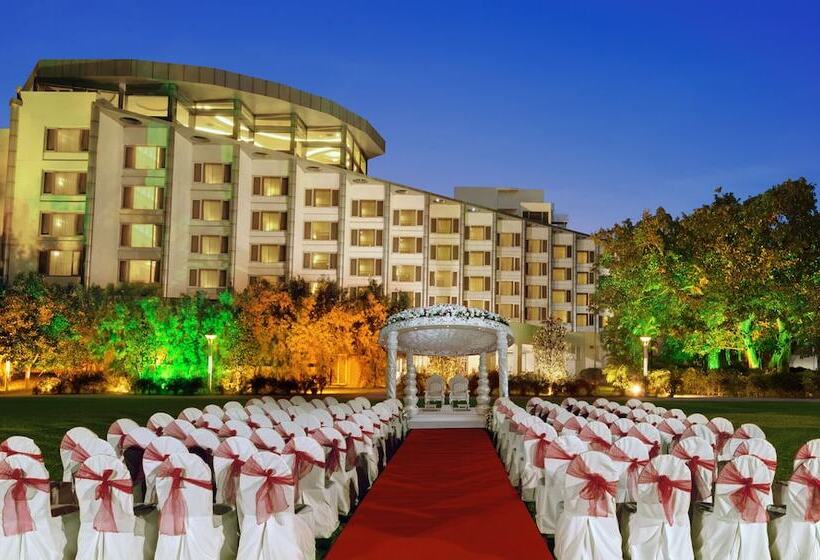 호텔 Ramada Plaza By Wyndham Jhv Varanasi