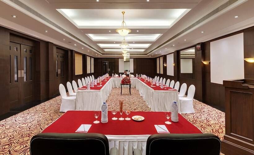 호텔 Ramada Plaza By Wyndham Jhv Varanasi