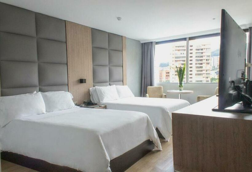 Отель San Fernando Plaza