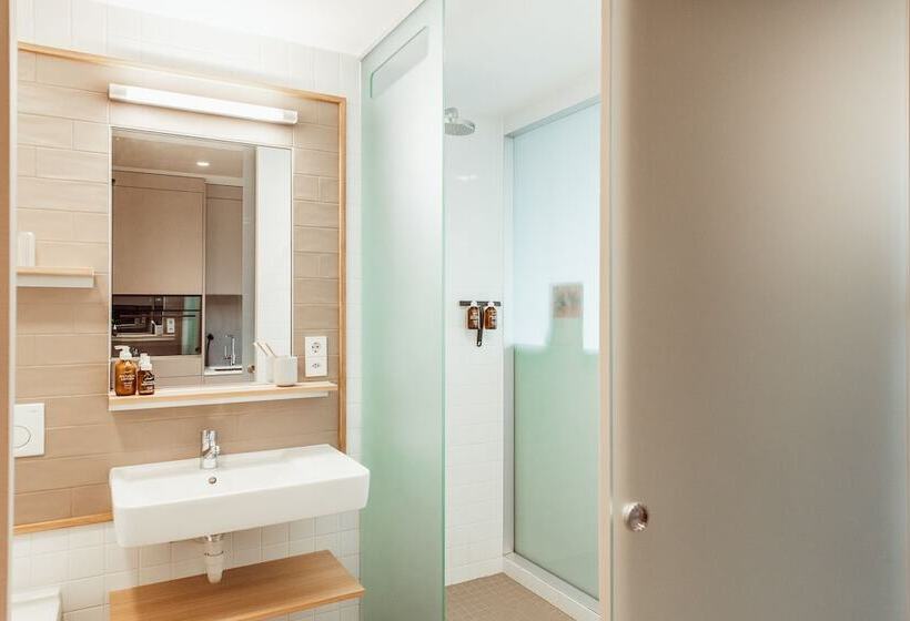 호텔 City Pop 2night Basel