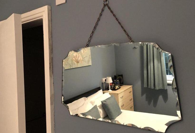 هتل The Saddle Inn