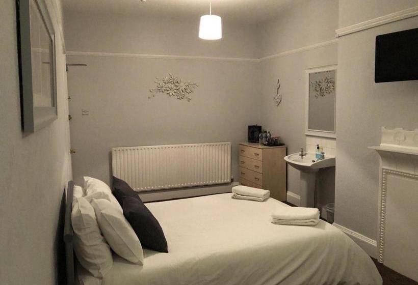 هتل The Saddle Inn