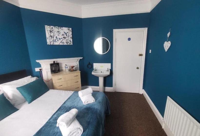 هتل The Saddle Inn