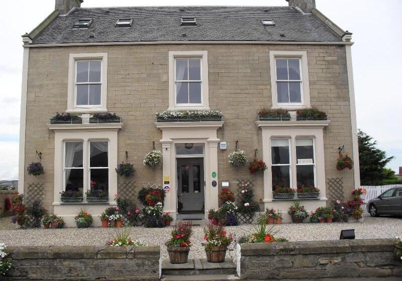 בית מלון כפרי The Spindrift Guest House