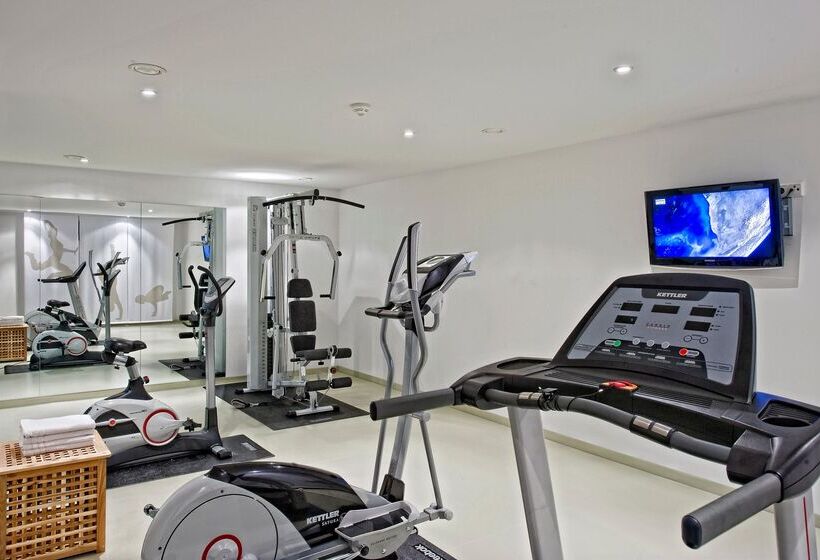 Отель Tryp By Wyndham Frankfurt