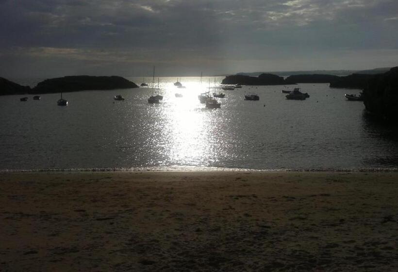 בית מלון כפרי Wavecrest