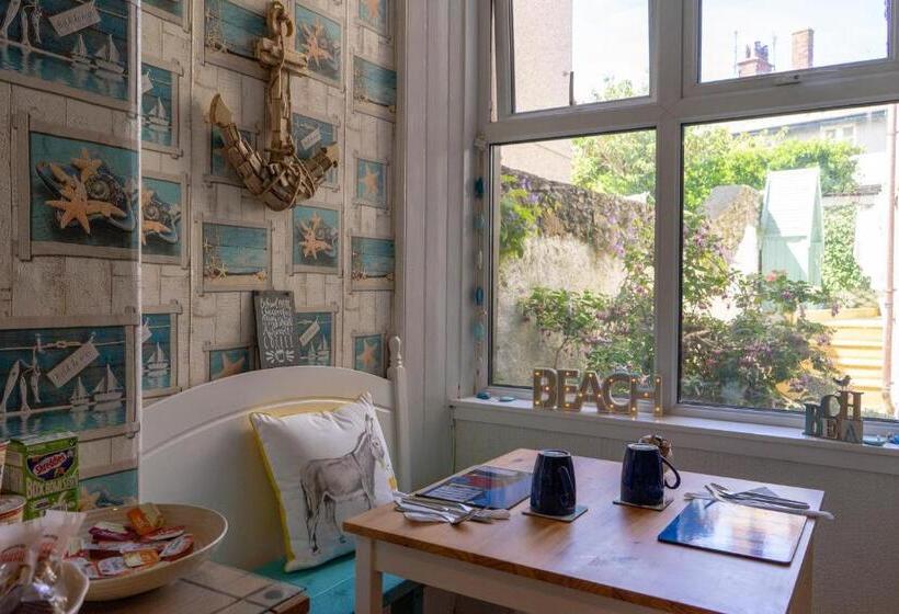 בית מלון כפרי Wavecrest