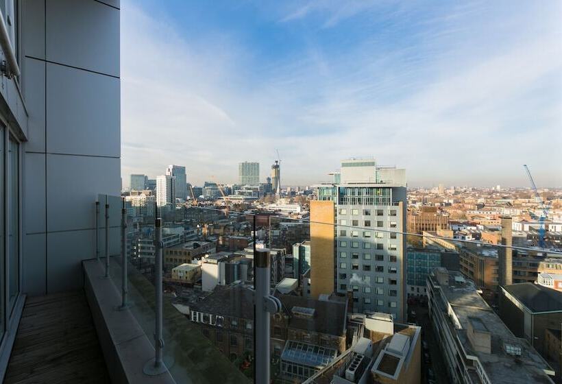 Marlin Aldgate Tower Bridge