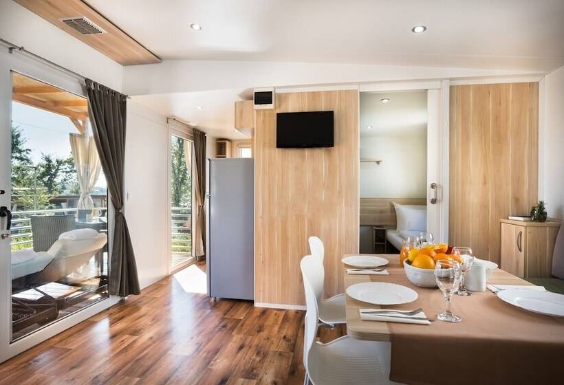 هتل Aminess Style Glamping Villas & Holiday Homes Atea