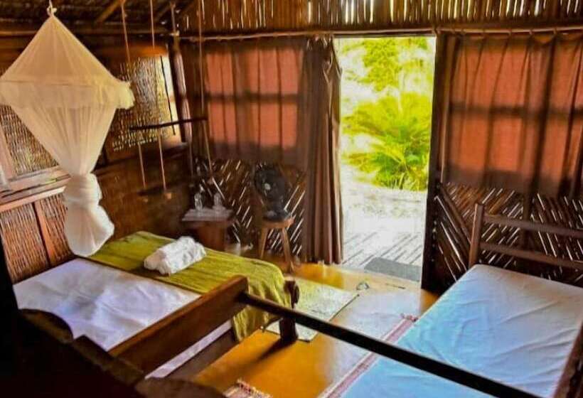 בית מלון כפרי Art Jungle Eco Lodge