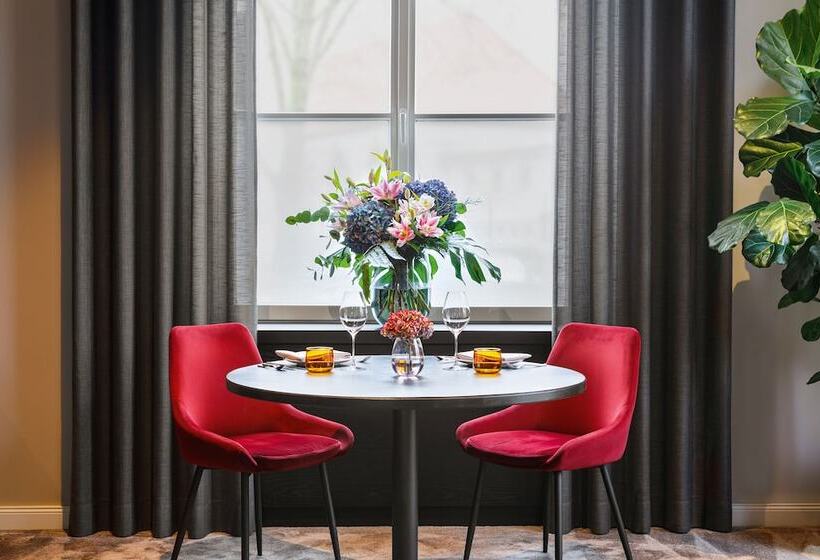 Отель Esplanade Saarbrucken