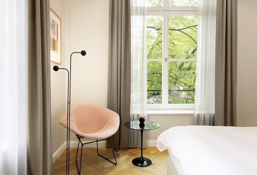 Отель Esplanade Saarbrucken