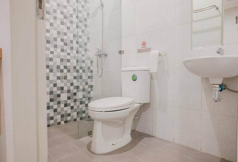 酒店 Reddoorz Plus Near Soekarno Hatta Airport Taman Mahkota