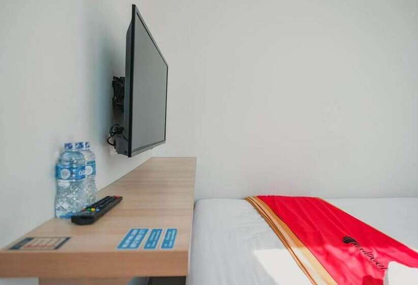 酒店 Reddoorz Plus Near Soekarno Hatta Airport Taman Mahkota