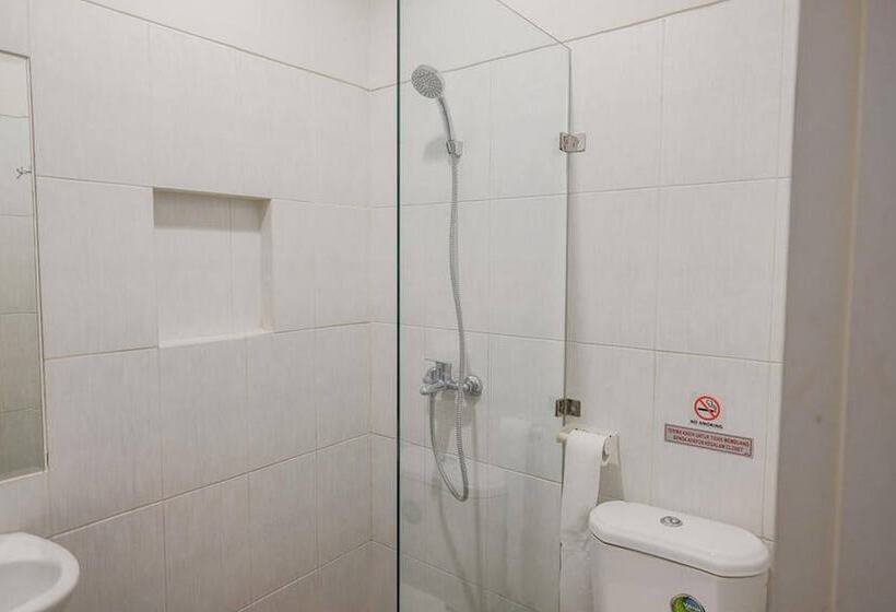 酒店 Reddoorz Plus Near Soekarno Hatta Airport Taman Mahkota