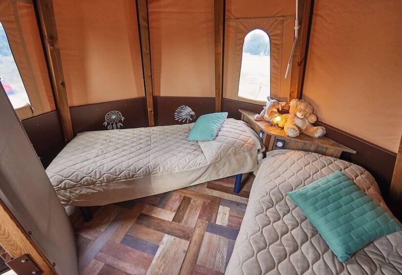 בית מלון כפרי Whaka Lodge