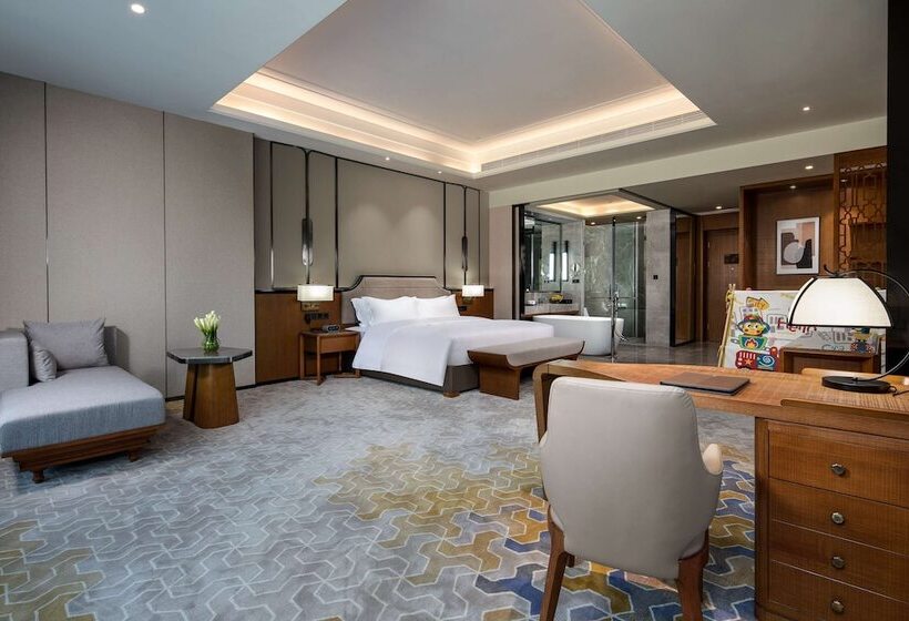 בית מלון כפרי Wyndham Xinyi Lotus Lake