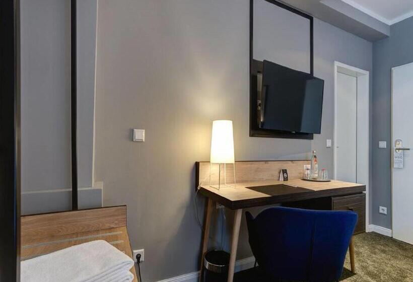 هتل Yors Boutique