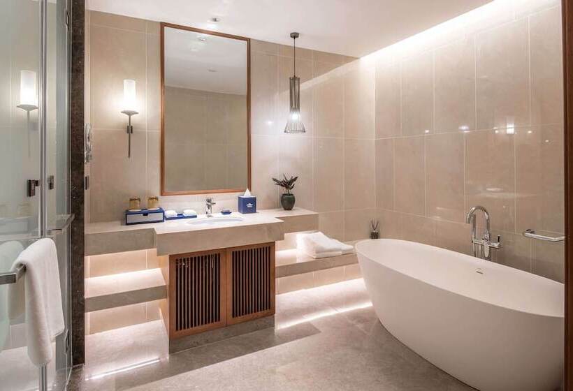 Howard Johnson The Bund Hotel Gasa