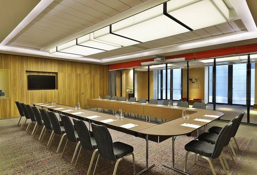 Park Mall Hotel & Conference Center